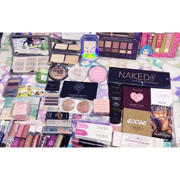 Absolutely Perfect Makeup Bundle - Picture 11 of 11